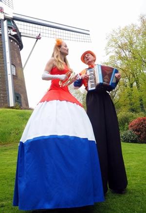 Twee Hoog - Hollandse muziek in Hollands kostuum